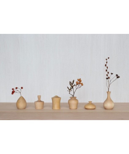 Petits vases à fleurs en bois d'akarino-tane